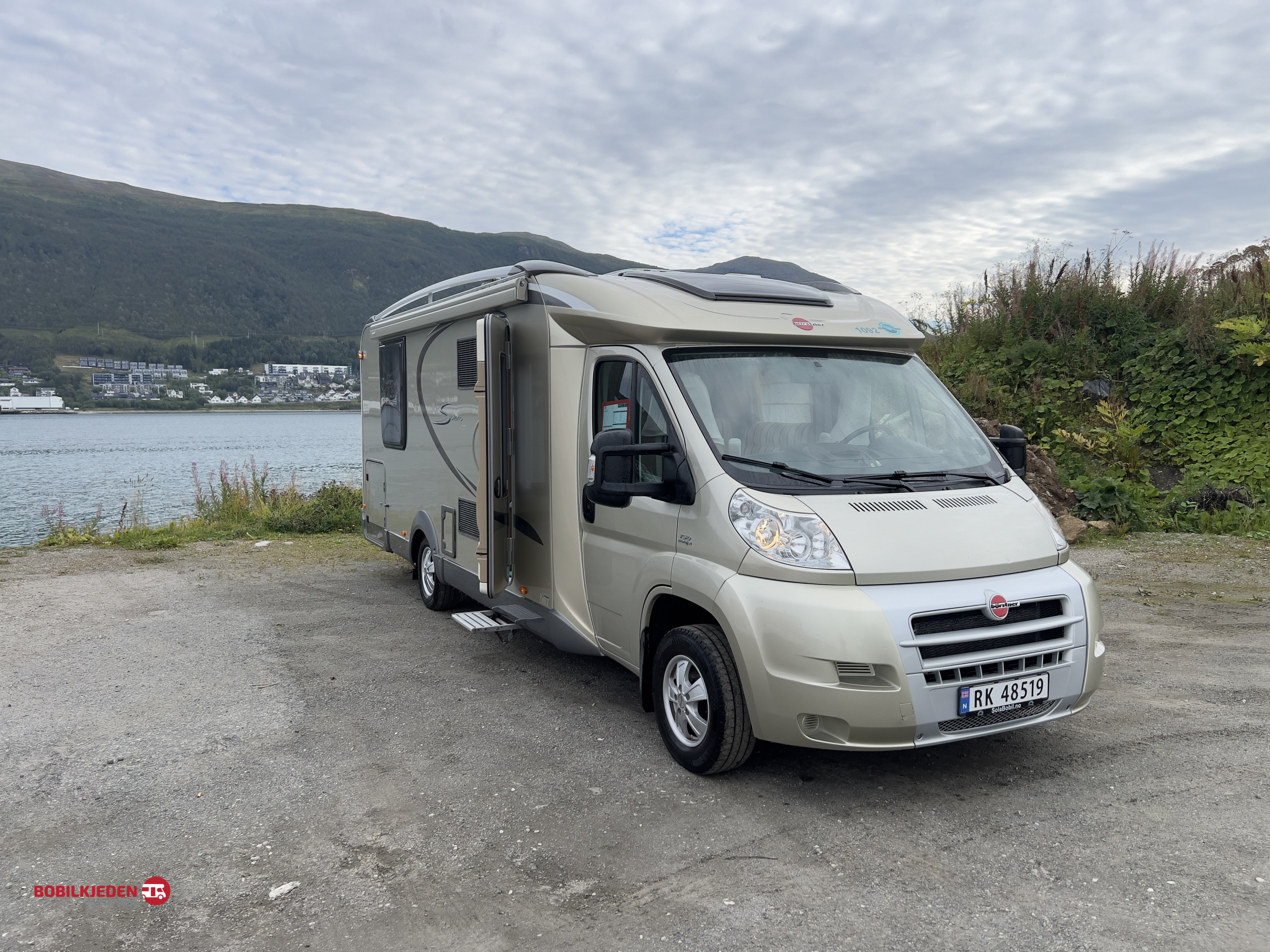 Campingvogner på lager - Bobilkjeden | Bürstner Solano T727